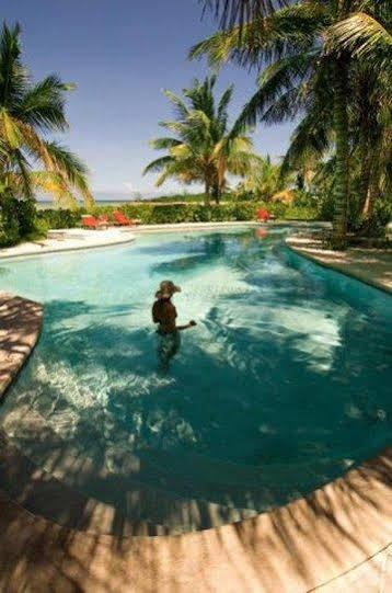 Отель Kamalame Cay Staniard Creek Экстерьер фото