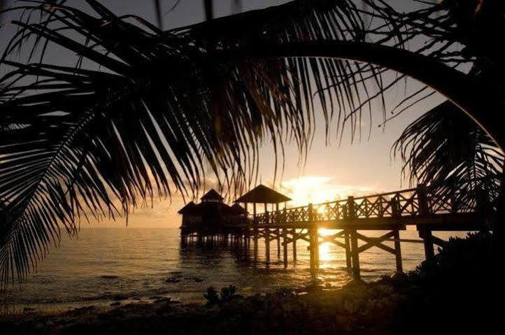 Отель Kamalame Cay Staniard Creek Экстерьер фото